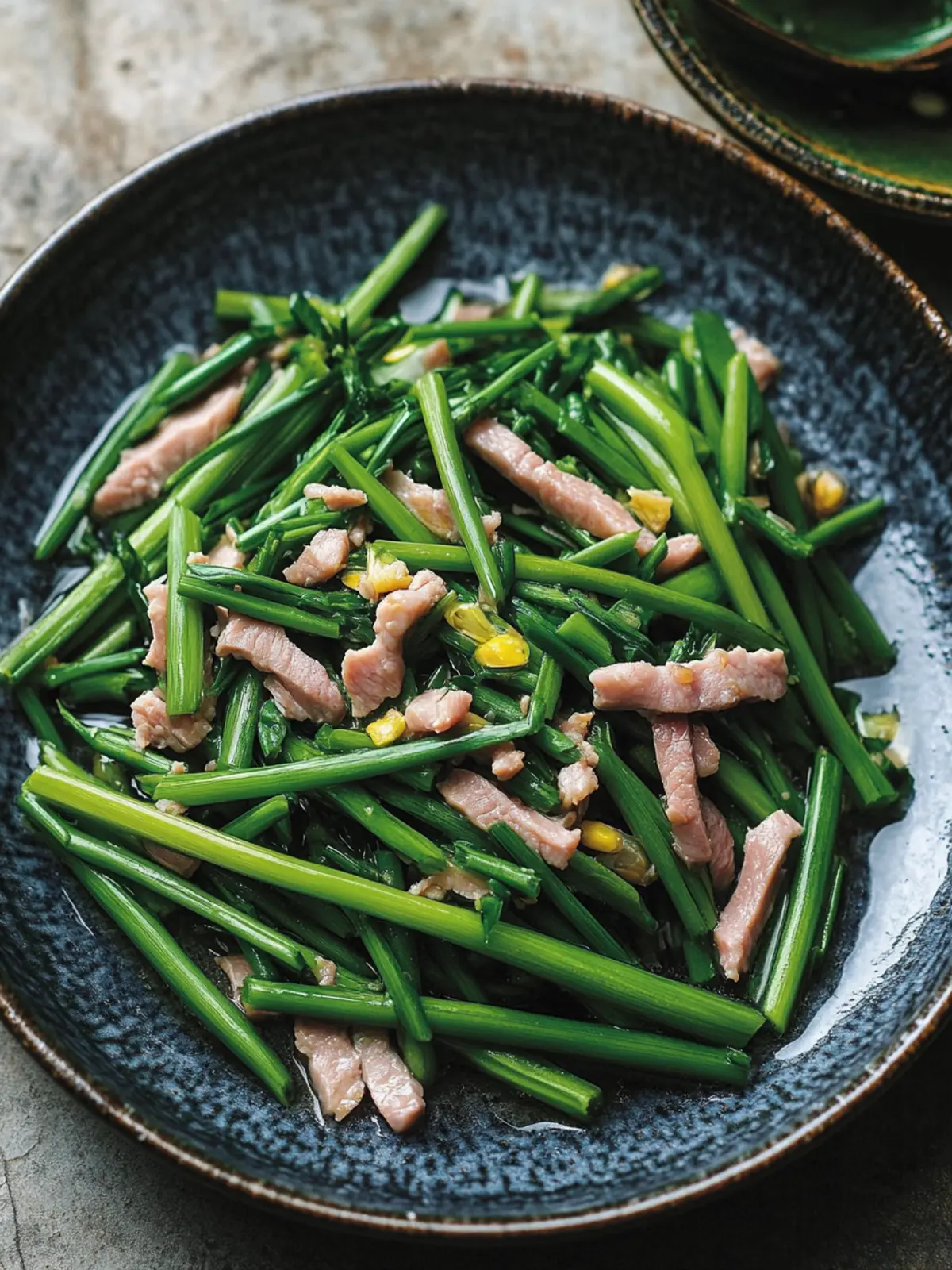 Flowering Chives and Pork Slivers: Quick Spring Comfort Dish 4 Flowering Chives and Pork Slivers (éèè±çèä¸ | JiÇ Cà i HuÄ ChÇo Ròu SÄ«)