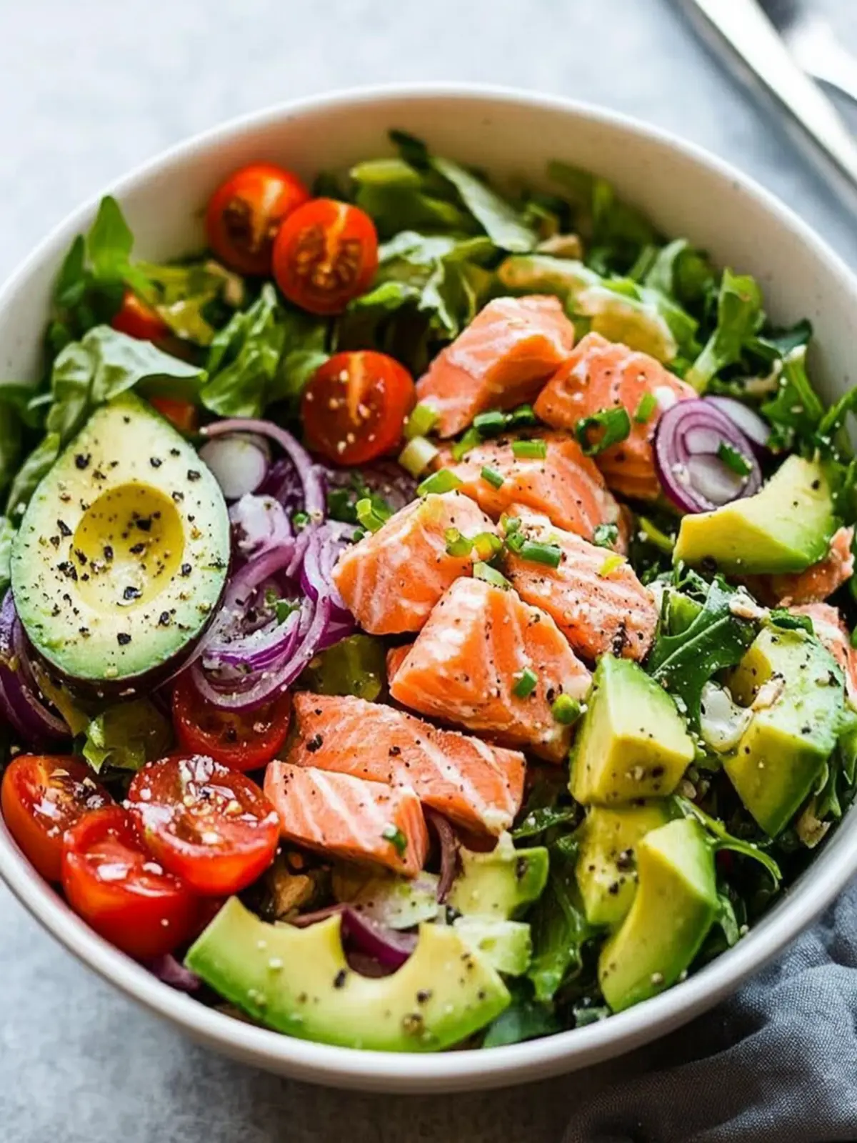 Salmon Avocado Salad: Quick, Healthy Heaven on Your Plate 4 Salmon Avocado Salad